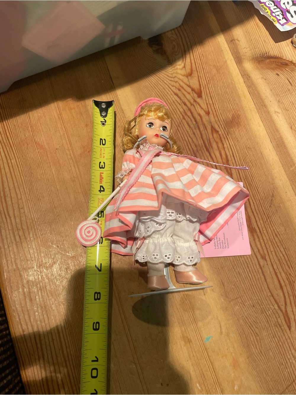 Madame Alexander 8-in Lollipop Munchkin doll from Wizard of Oz collection #14513 - Picture 5 of 5